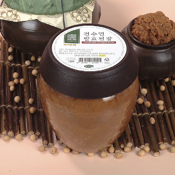 Our ssamjang is crafted using traditional Korean doenjang